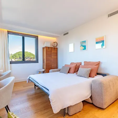 By Halldis Villa Cannes