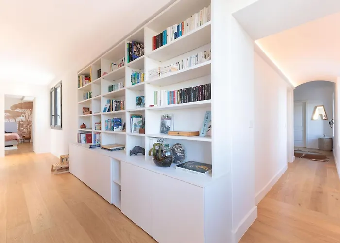 By Halldis Villa Cannes